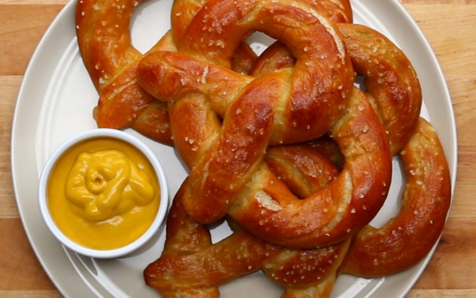 homemade soft pretzels