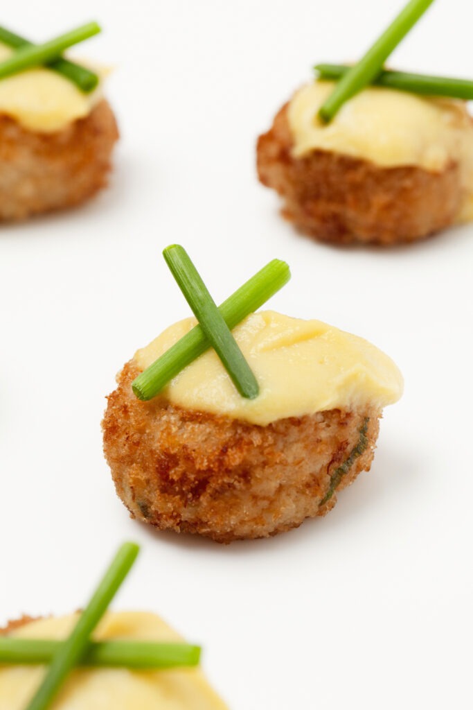 HDVS CRAB CAKE CHIVE